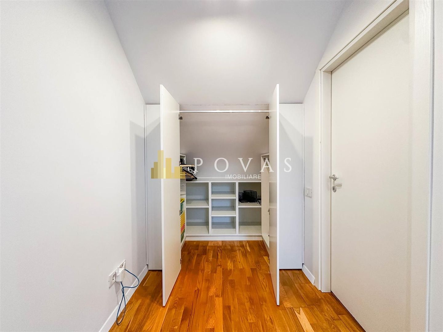 Vanzare Casa 5 Camere Pipera Rond OMV - Poză 21