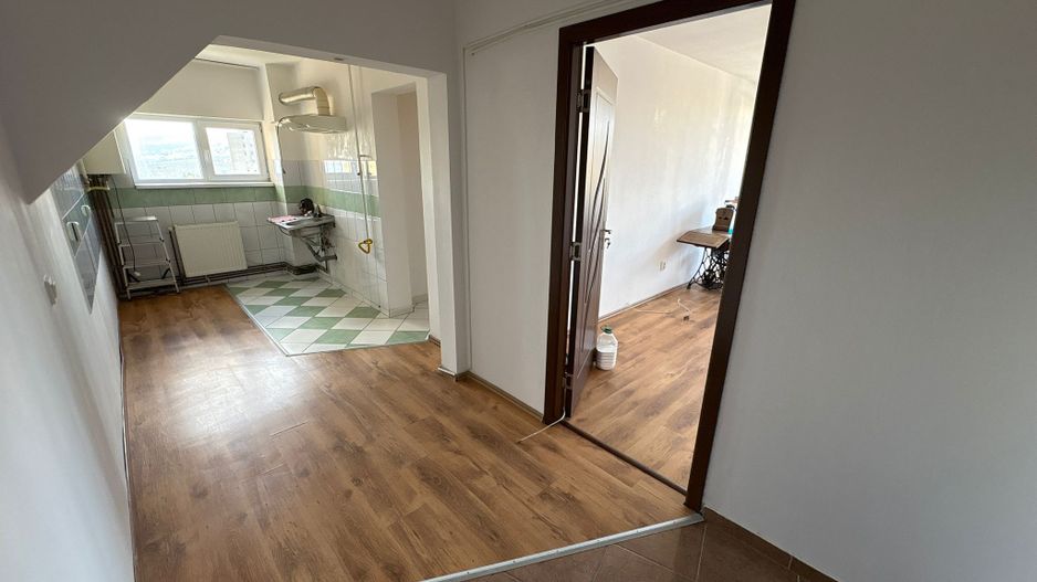 Apartament 2 camere 49 M² + balcon 10 M² cu priveliste Simeria - Poză 4
