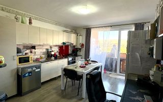 Apartament cu 3 camere -zona Eroilor Floresti - Poză 2