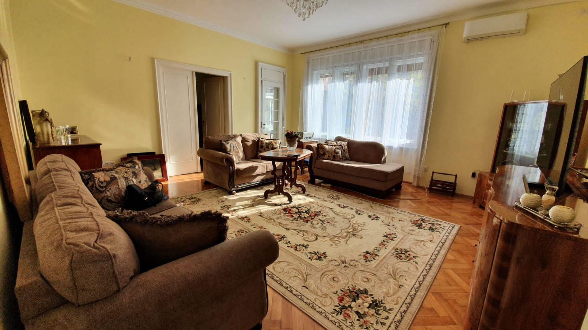 Prestanță și eleganță - Poză 1