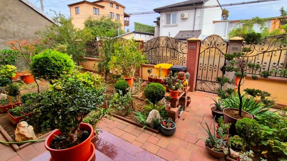 Cauți o casă mare sau spațiu pentru business? Aici le ai pe ambele! - Poză 31