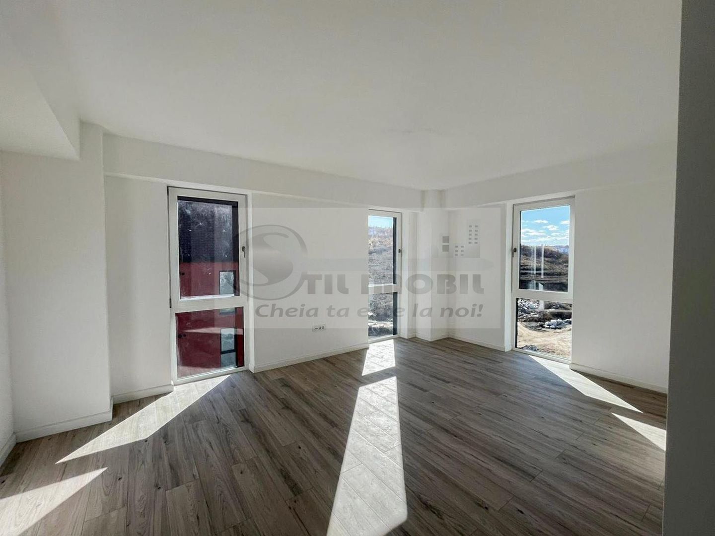 Apartament Premium cu 4 Camere în Bucium -263.426Euro cu TVA inclus - Poză 2