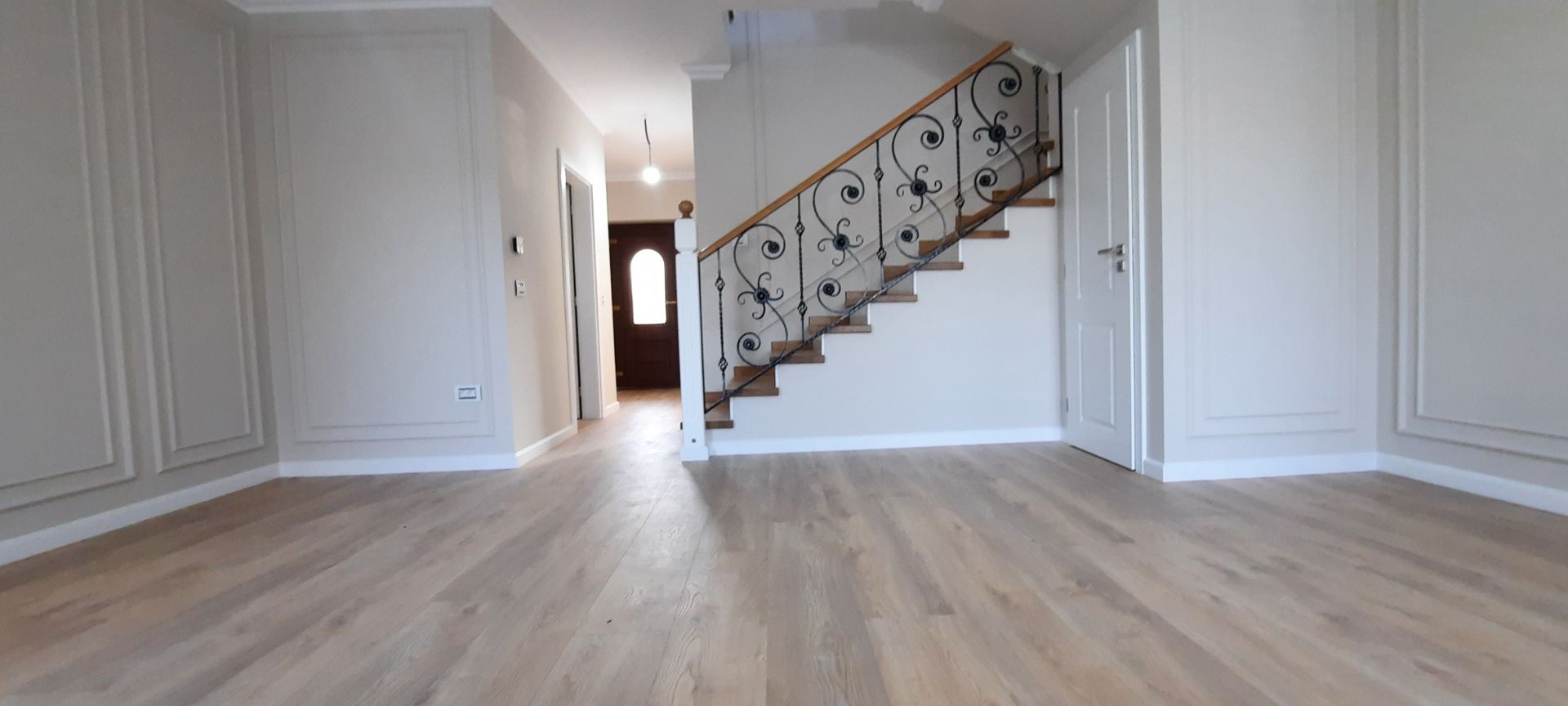 Locuinta deosebita cu finisaje PREMIUM - Poză 11