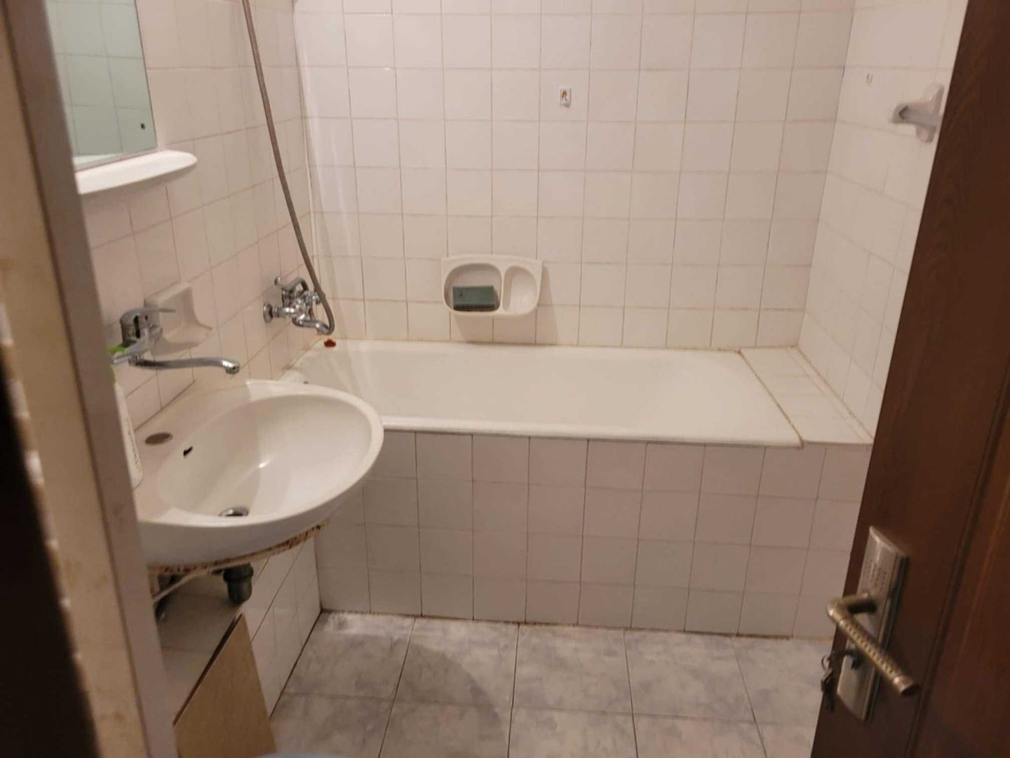 Apartament 2 camere Micro 17, etajul II, zona pietei, stil Carpati - Poză 7