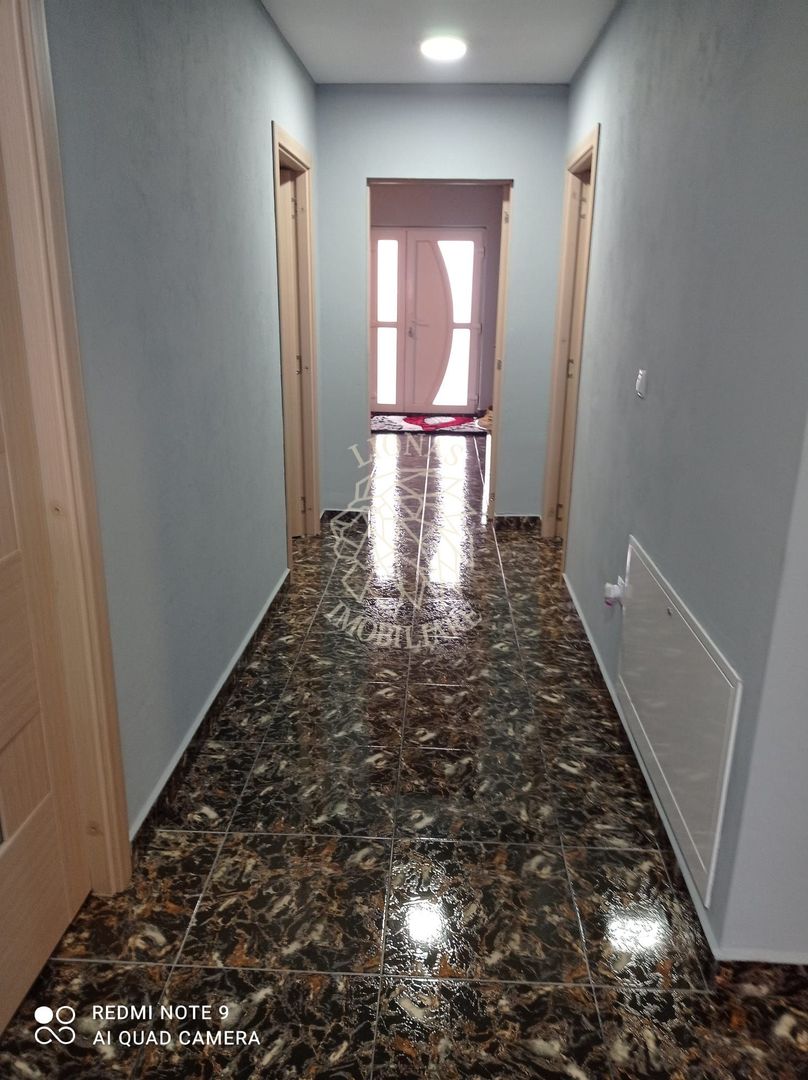 Casa 5 camere 220 mp-teren 2500 mp- terasa/garaj-Dealul Dumitrei - Poză 6