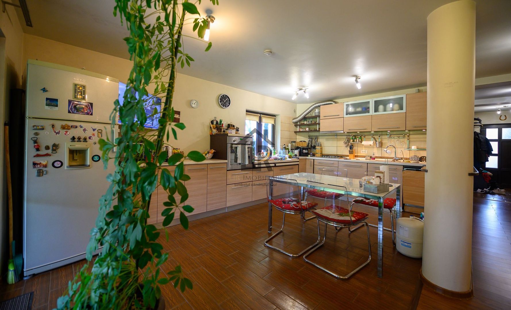 Vilă 5 camere 240 mp, mobilata,teren 806 mp – Platou Galata, Iași - Poză 4