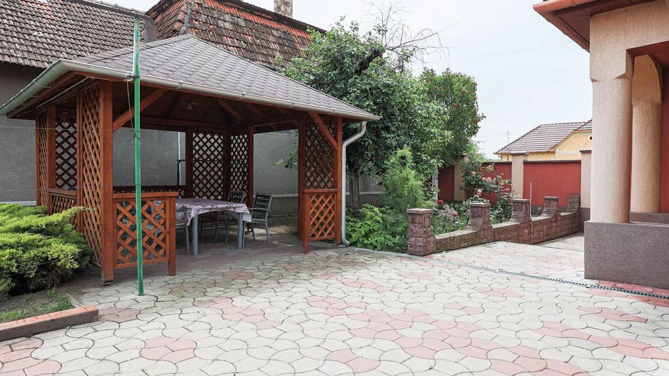 Casă spațioasă cu 4 dormitoare în Nădlac – gata de mutare! - Poză 9