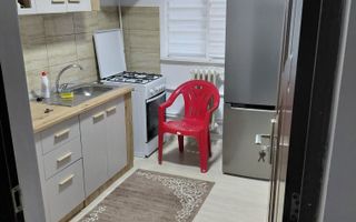 Apartament cu 2 camere, 42 mp, renovat, în Micro, strada Horia, Bloc F3B, parter, Pașcani - Poză 6