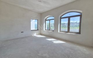 Casa generoasa cu 7 camere, 3 bai, dressing si parcare – Sura Mica - Poză 6