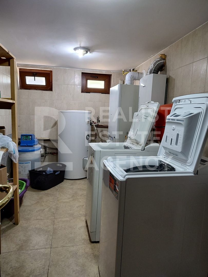 Vilă individuală 430 mp utili, teren 2.000 mp, panouri solare - Poză 19