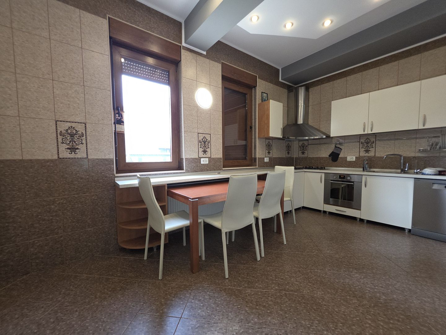 Reducere pret! ! Vila top cu piscina inchisa,  incalzita, barbeque - Poză 14