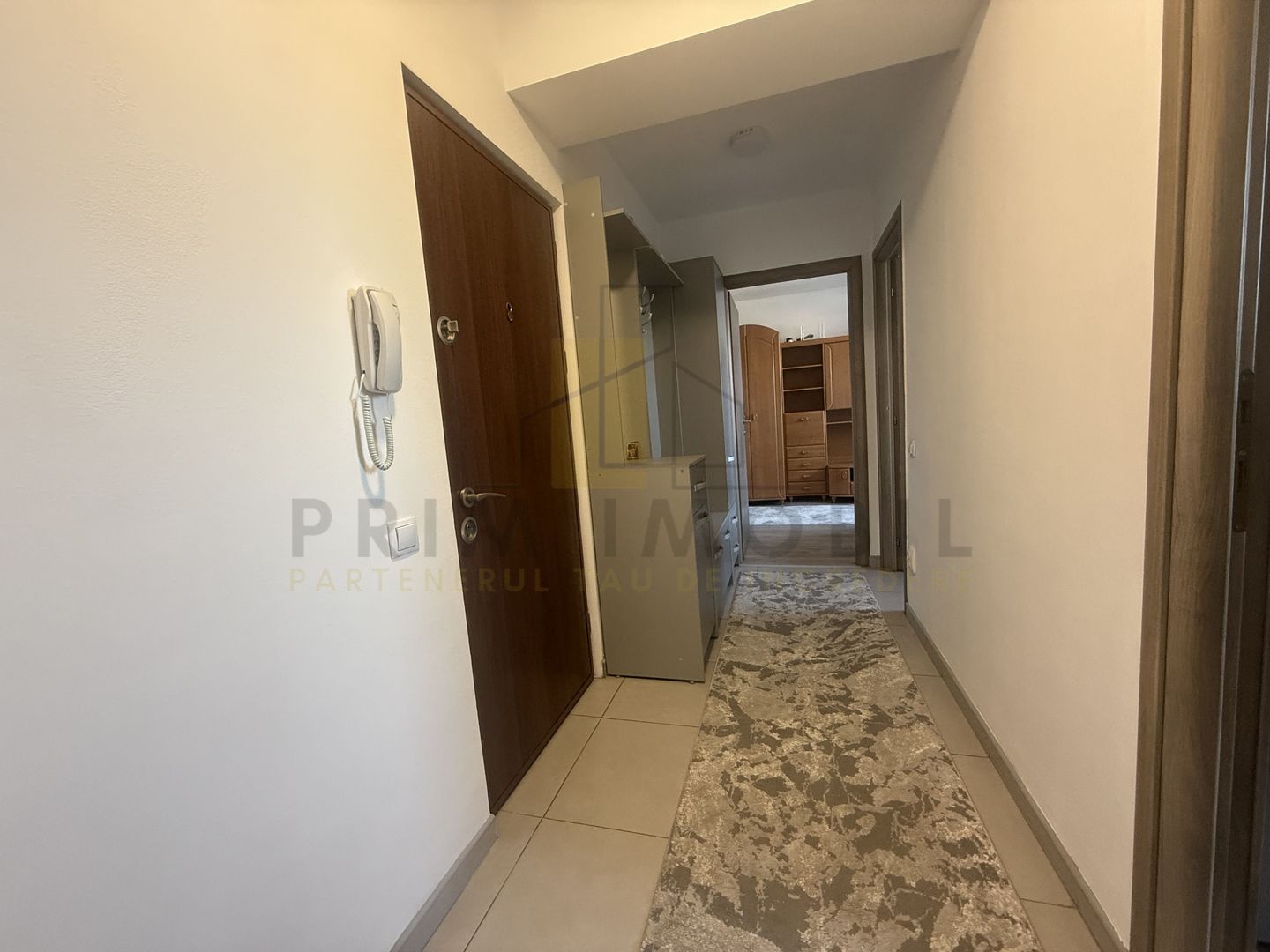 Apartament 2 Camere Decomandat 5 min de Palas Mall - Poză 2