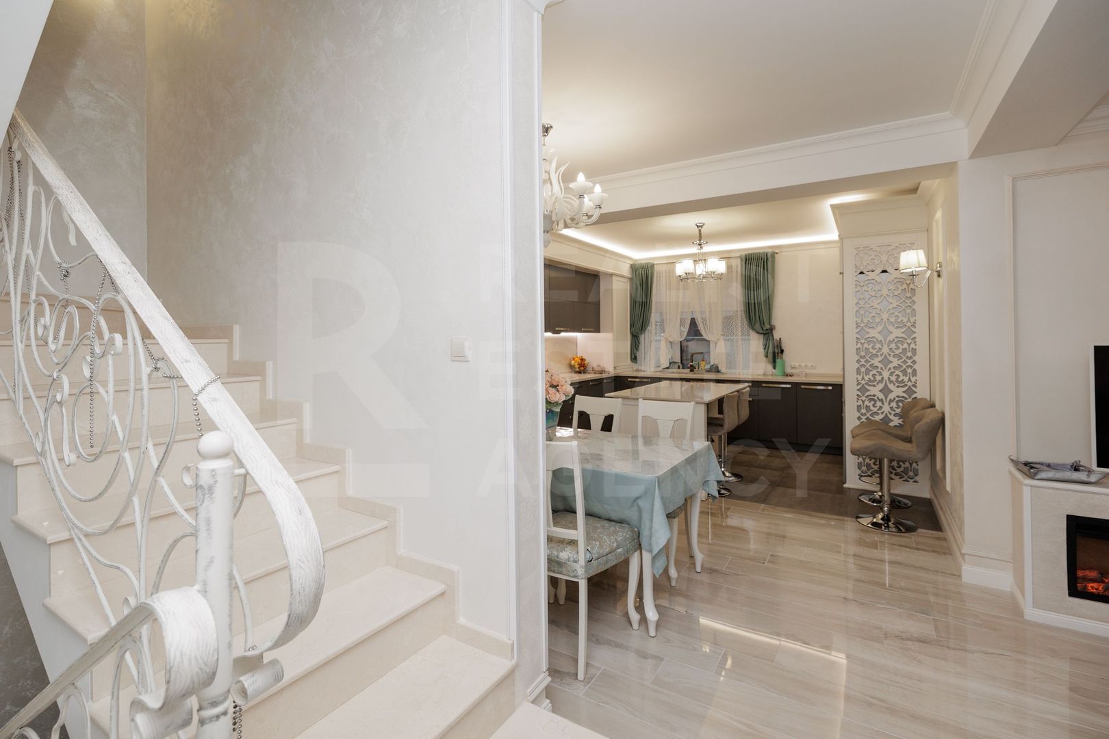 Vânzare,casă, 3 nivele, str. Nicolae Sulac , Codru - Poză 6