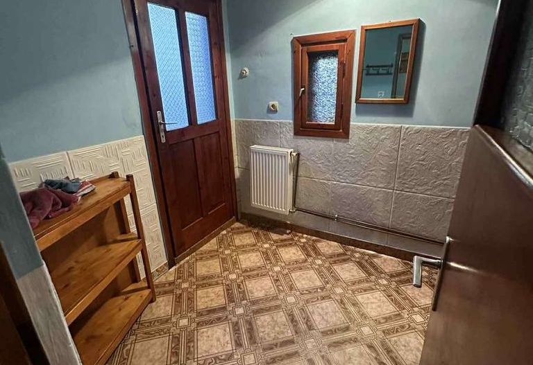 Casă de vânzare cu posibiliate de renovare/dezvoltare - Poză 6