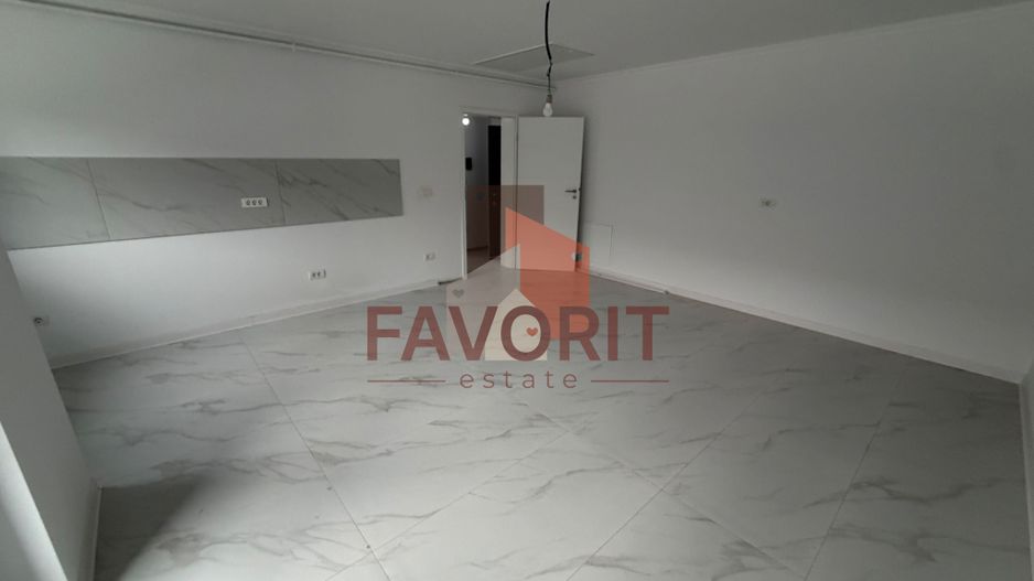 Disponibil imediat. Strada asfaltata. TVA 21% inclus in pret - Poză 3