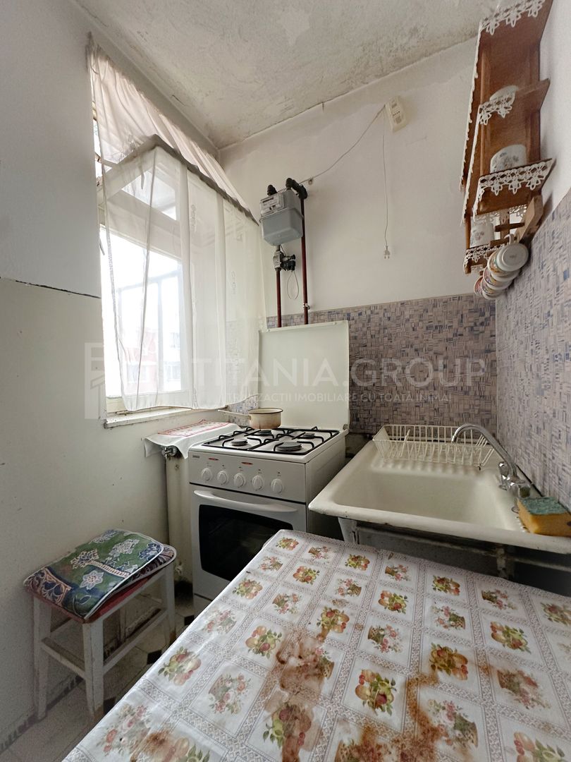 Garsonieră de vânzare în Bd. Victoriei cu vedere spre Tampa - Poză 4