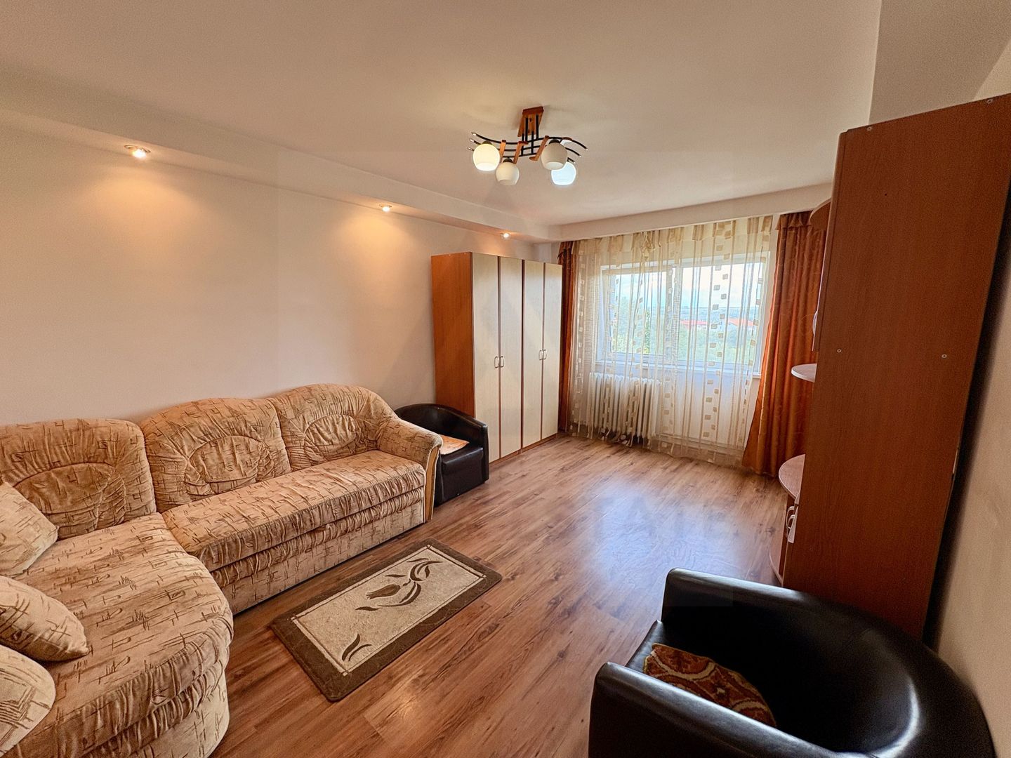 Apartament 2 camere decomandat cu balcon și pivniță în Vasile Aaron - Poză 12