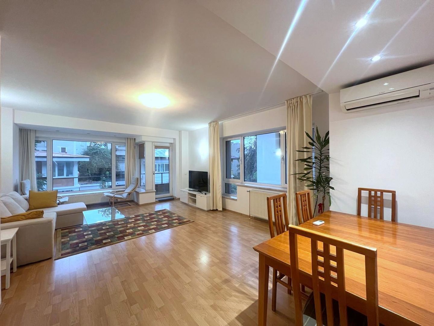 3 camere etaj 1 bloc 2004 Primaverii - Poză 1