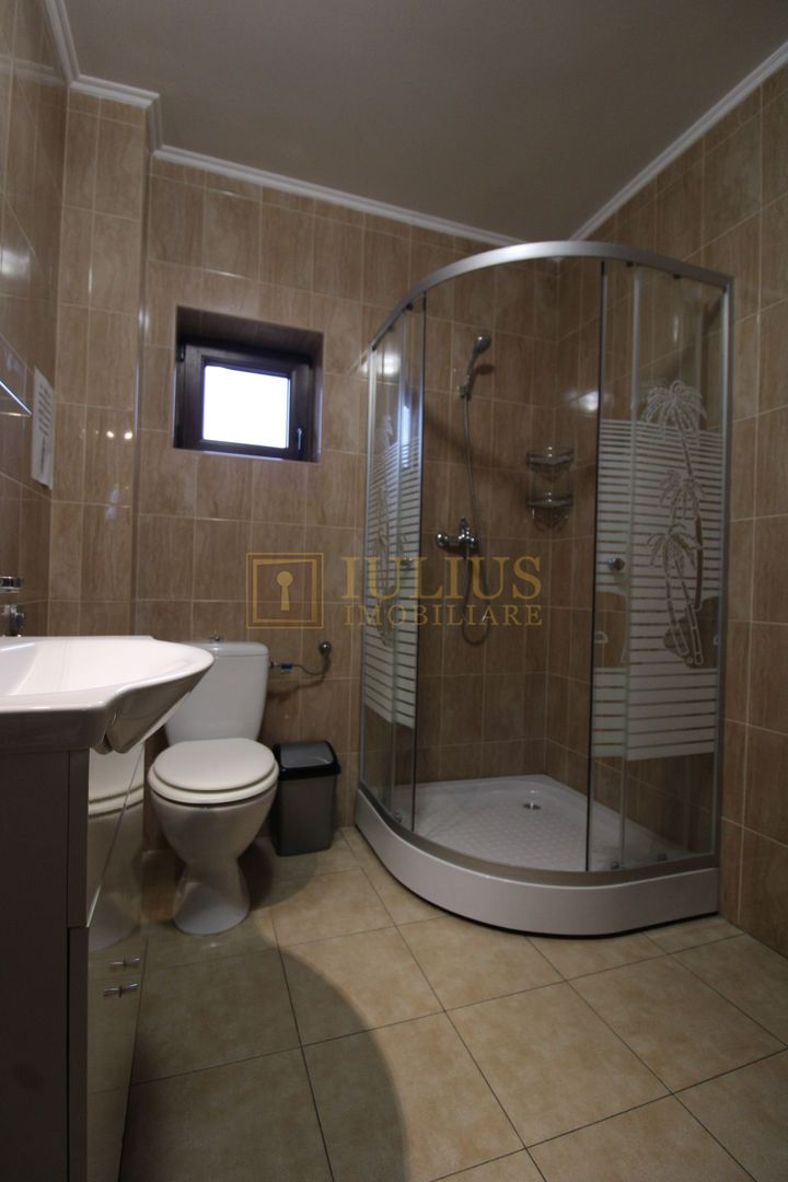 8 incaperi, 2 bai, centrala proprie, 3 locuri de parcare; Lipovei. - Poză 9