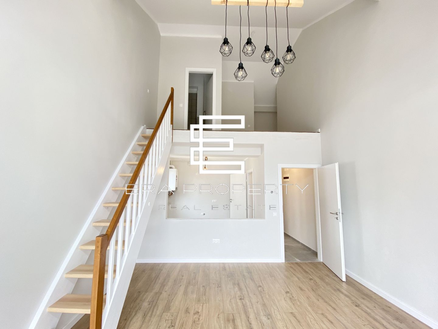 Penthouse 4 camere, 103 mp -intabulat - zona Aeroport Sibiu - Poză 1