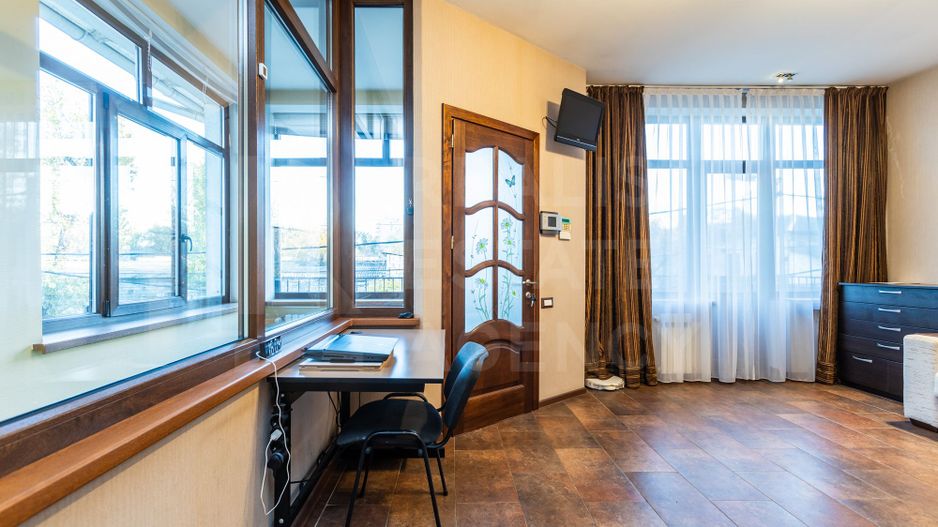 Vanzare spatiu comercial de 256 m2 în centrul capitalei - Poză 11