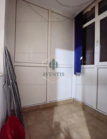 Garsoniera decomandata, bloc din 1982 reabilitat termic, Piata Muncii Baba Novac - Poză 5