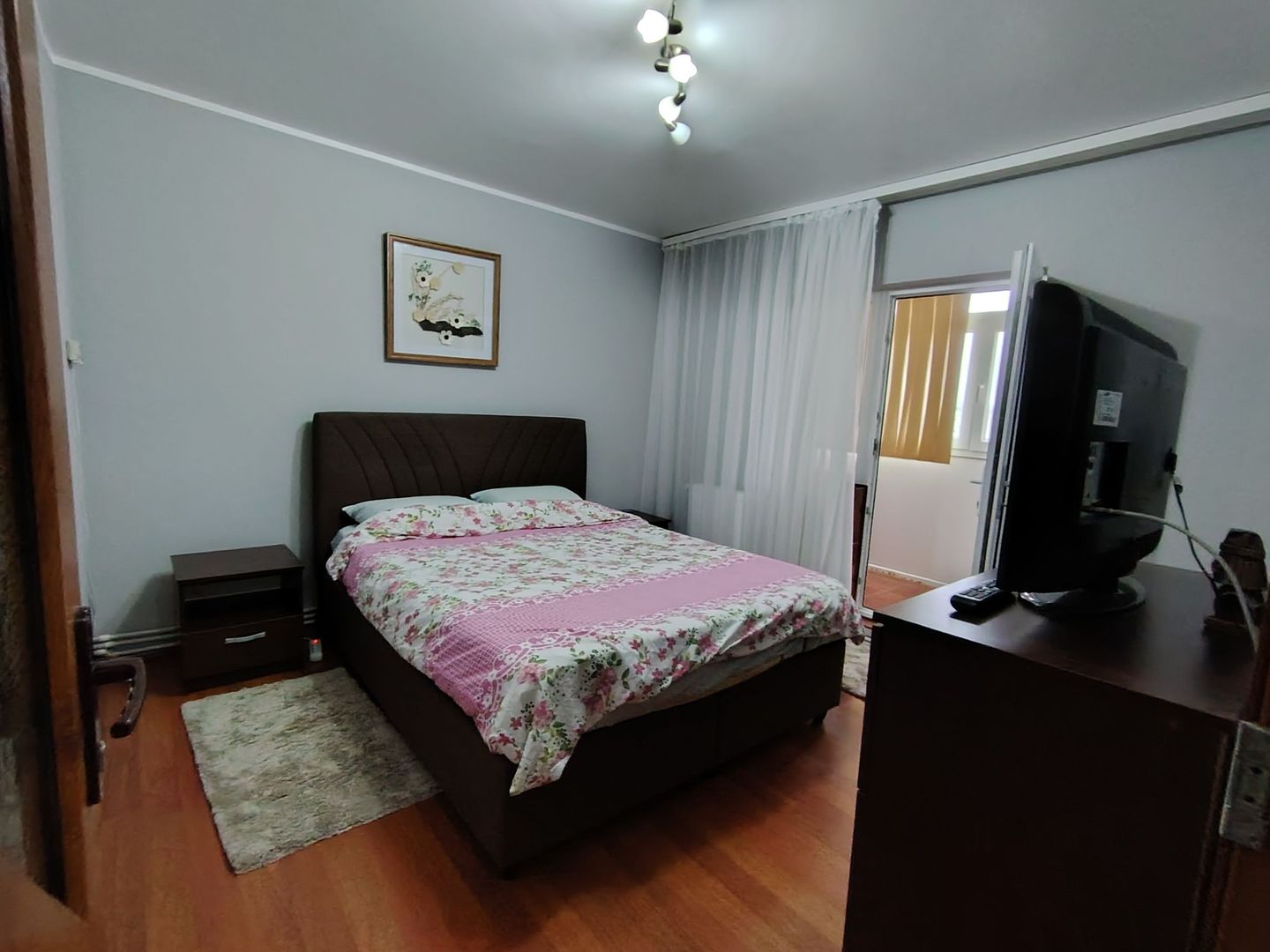 Inchiriez apartment 3 camere. - Poză 2