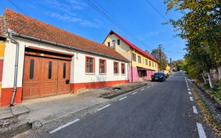 Casă de vânzare în Slatina-Nera. Un refugiu aproape de natură. - Poză 3