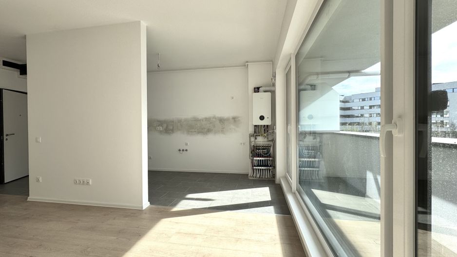 3 camere. Dormitor matrimonial cu baie en-suite. 83 mp Utili. - Poză 1