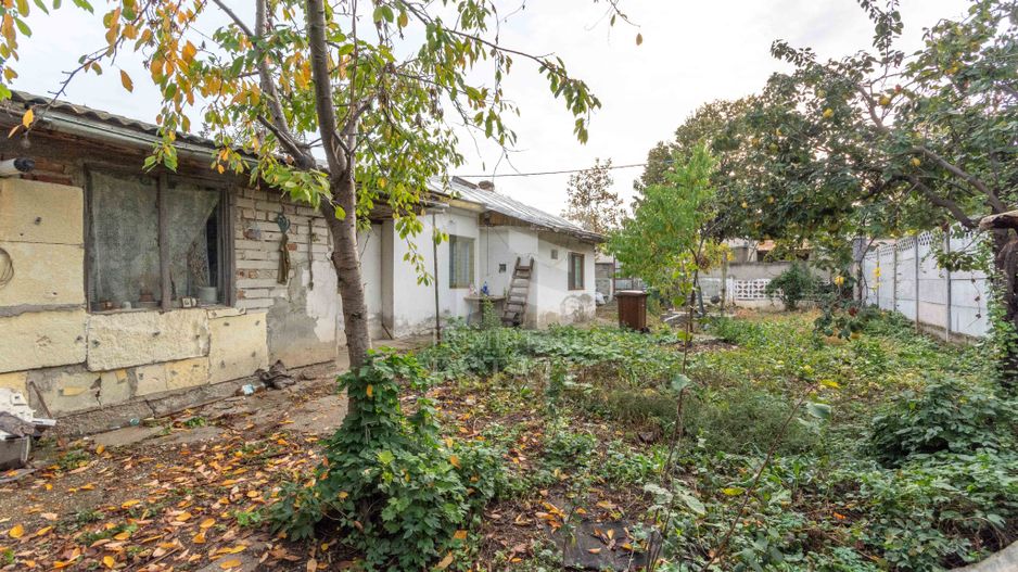 Straulesti - str. Pietrosita nr. 10, Casa demolabila cu teren 388 mp - Poză 5