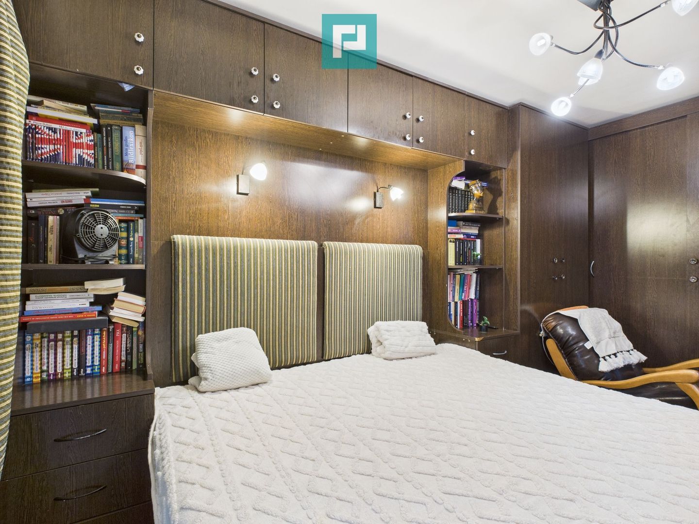 Apartament ultracentral și 2 locuri de parcare - Poză 2