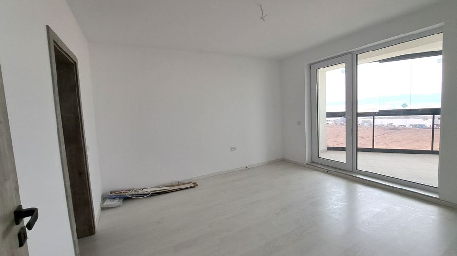 Apartament tip Penthouse cu 3 camere, 2 bai, NOU - Poză 7