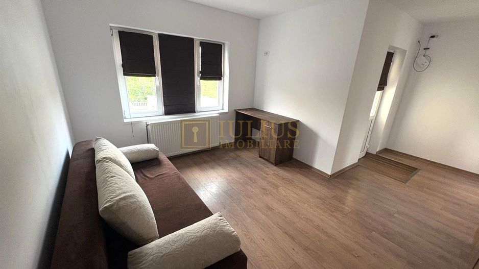 Apartament la curte, 2 băi, loc de parcare, zona linistita, dressing - Poză 3