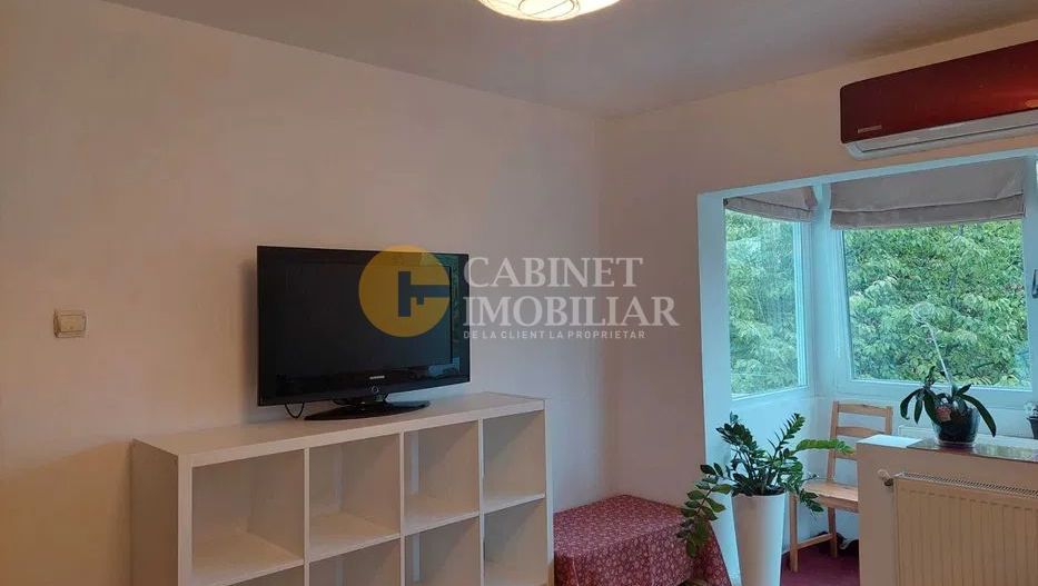 închiriez apartament 2 camere Tătărași Flora - Poză 1
