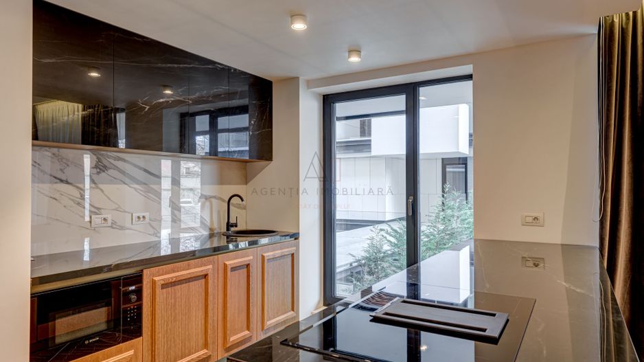 Elegant Duplex with Private Garden in One Aviatorilor Commission-Free - Poză 5