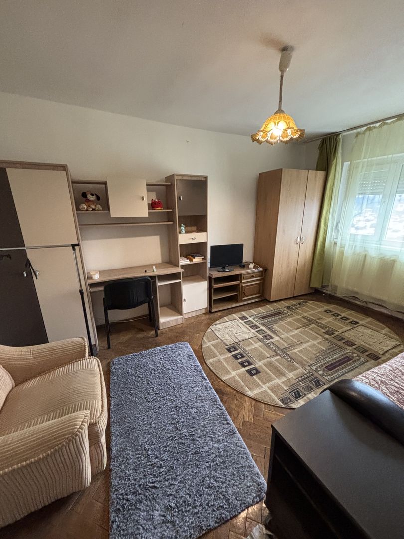 Apartament  modest, 2 camere zona Gheorghe Lazar - Poză 3