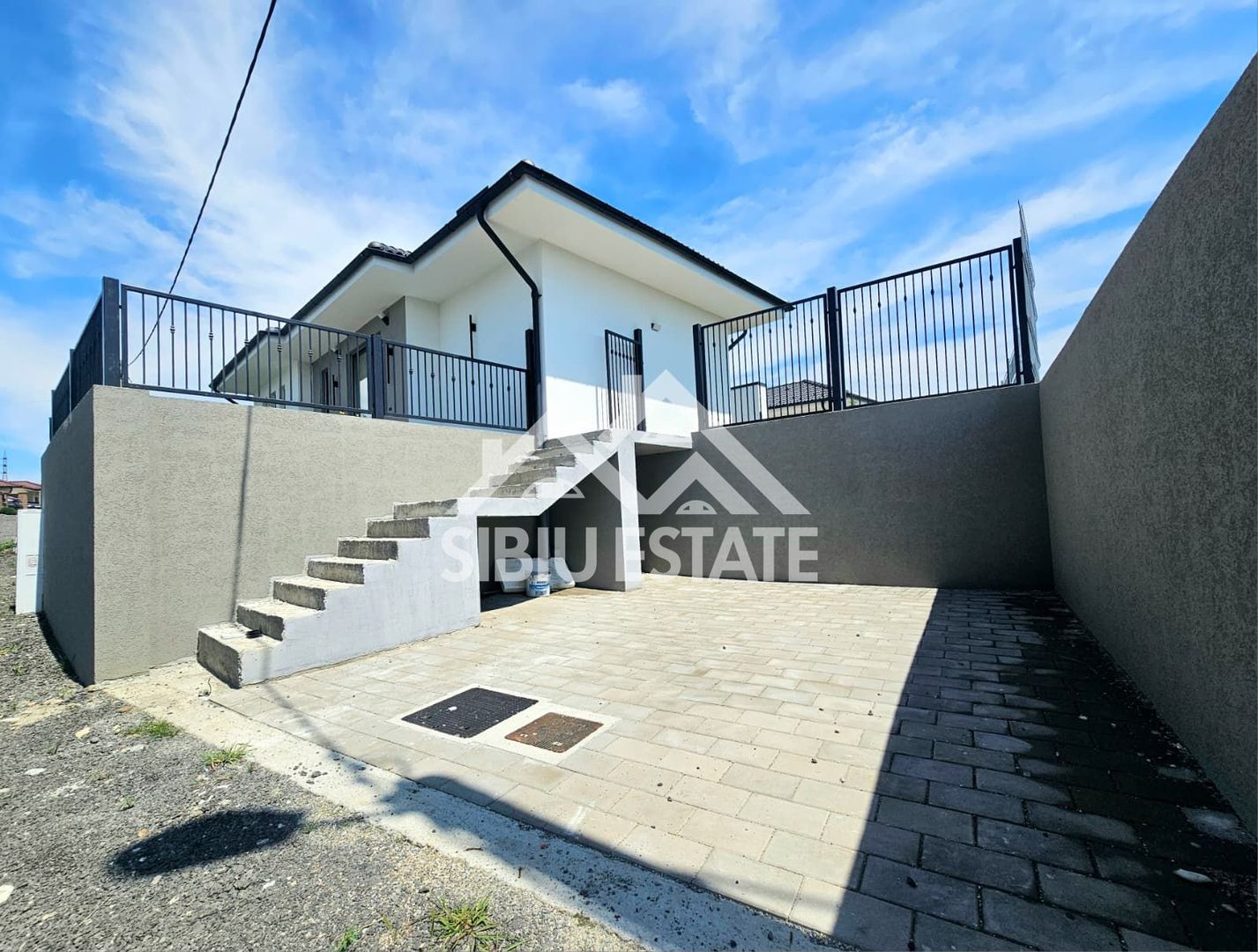Casa pe parter, cu priveliste panoramica partial finisata - Poză 13