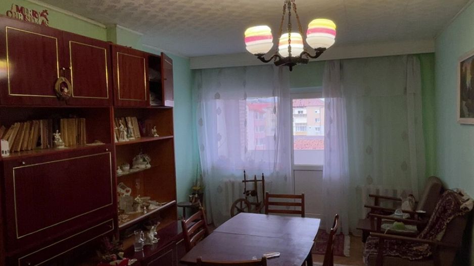 Apartament cu 3  camere de vanzare in Blaj - Poză 1