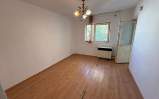 Garsonieră 27 mp cu balcon - etaj 2 - nemobilata -bloc an 1980 - Poză 1