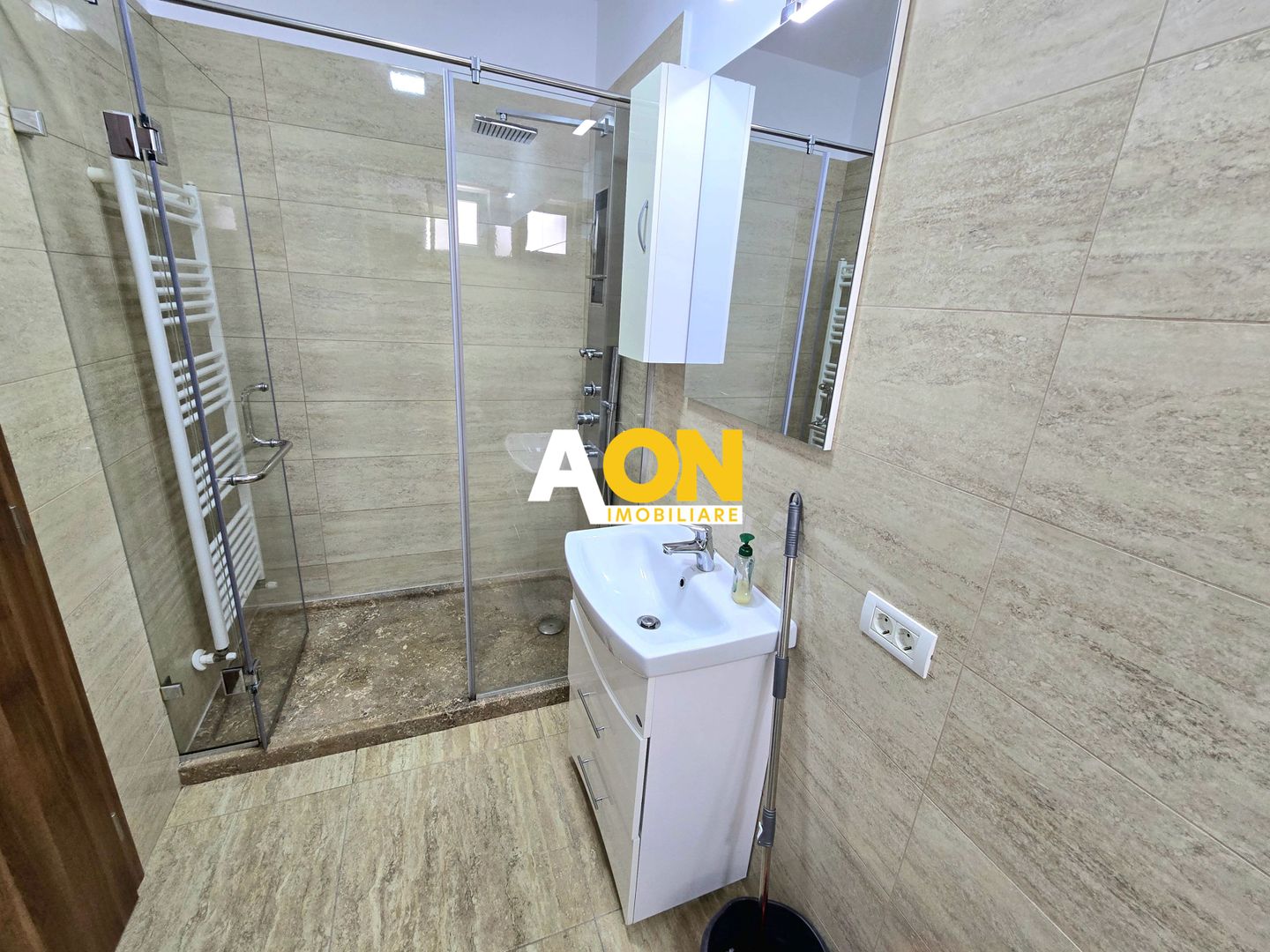 Apartament cu 3 Camere, Complet Mobilat, Bloc Nou, Zona Centru - Poză 13