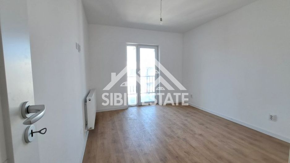 Apartament 4 camere, 2 bai bloc nou cu lift si parcare - Poză 13