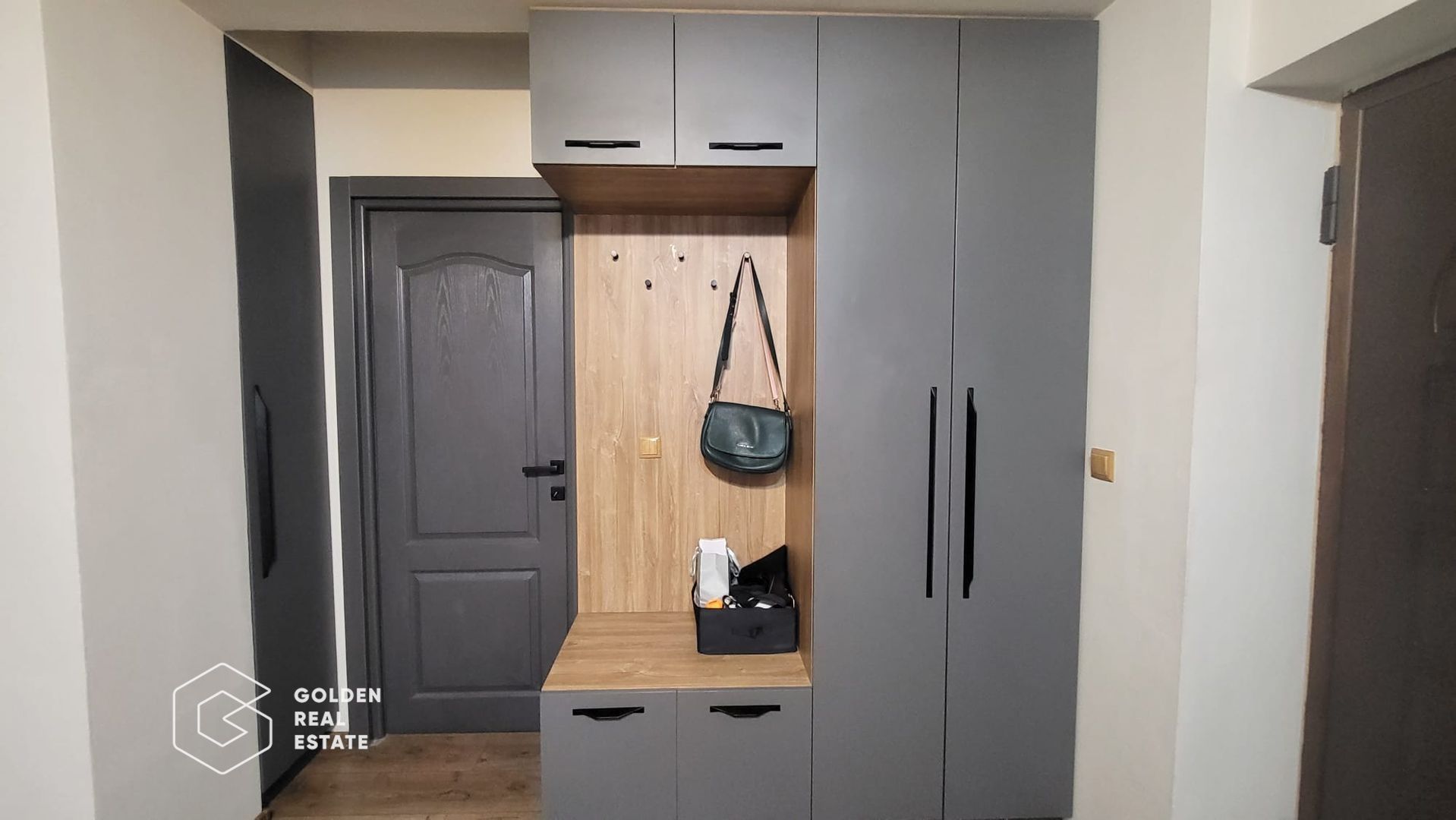 Apartament  cu spatiu de joaca si curte in Giroc - Poză 8