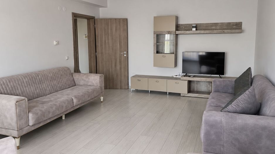 Apartament cu 3 camere - str. Domneasca, ultracentral, bloc nou - 700 euro - Poză 2