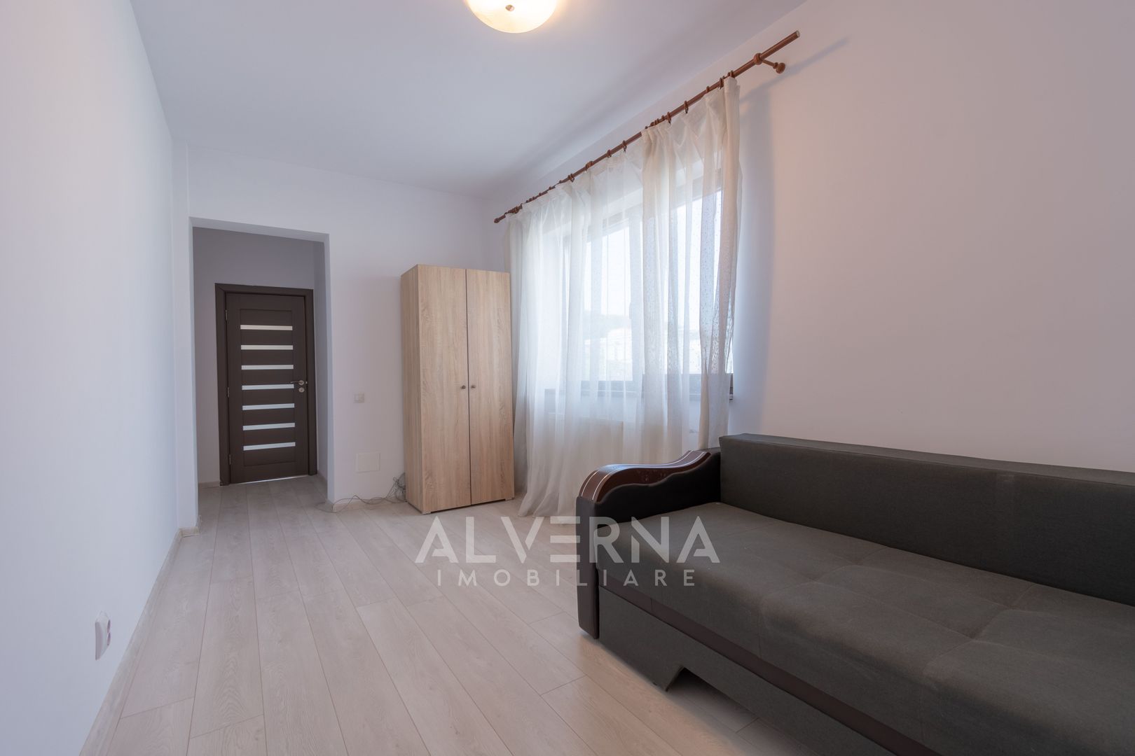 Apartament tip Penthouse | 3 camere | Terasa 88 mp | Zona VIVO METRO - Poză 3