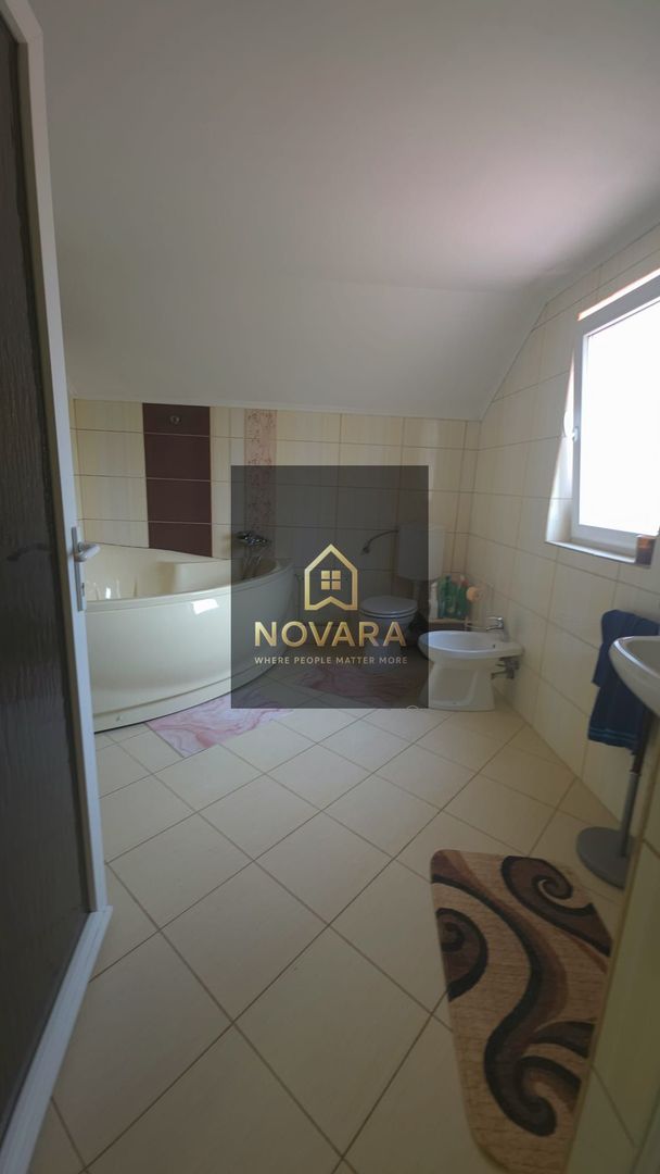 Casa langa Blue Sky cu panouri solare, garaj si terasa mare - Poză 11