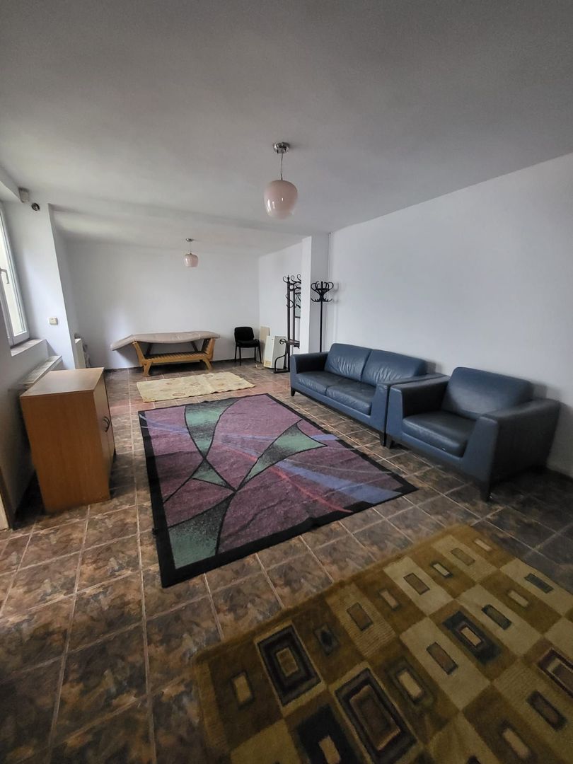 Casa tip vila mansardata, centrala si curte proprie, loc de parcare, 8min metrou - Poză 2