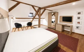 Pensiune 12 camere de închiriat | Central, Sibiu | terasă - Poză 55