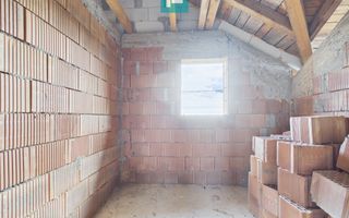 Casă la roșu cu  6 camere,  teren 500 mp în Aluniș - Poză 6