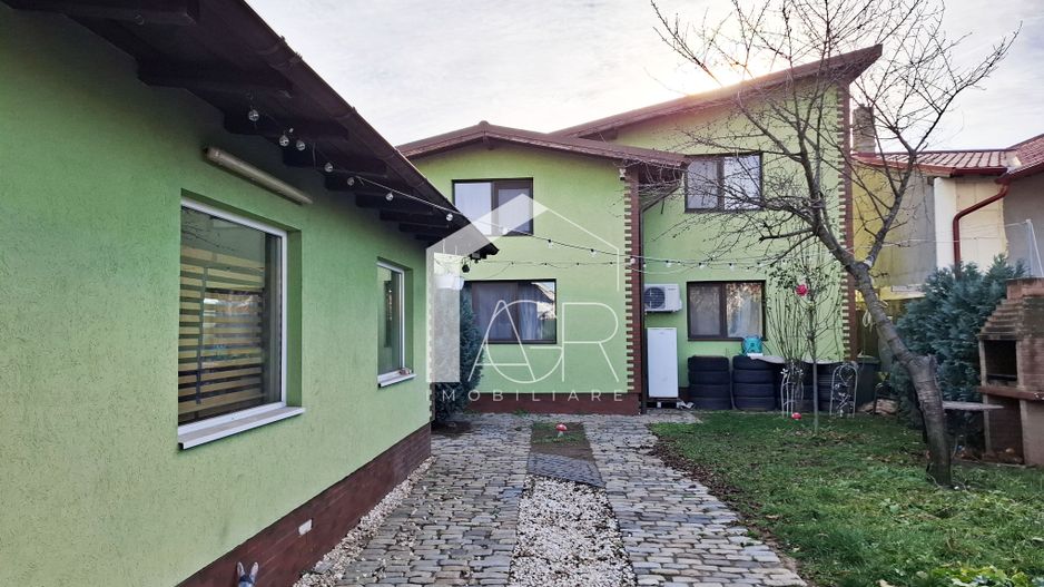 Casa cu 5 camere de vanzare, Tantareni - Poză 1
