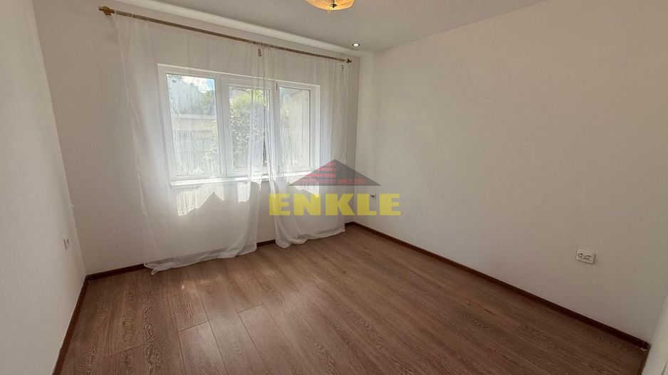 De vânzare apartament 2 camere decomandat – zona Liceului Sportiv - Poză 2